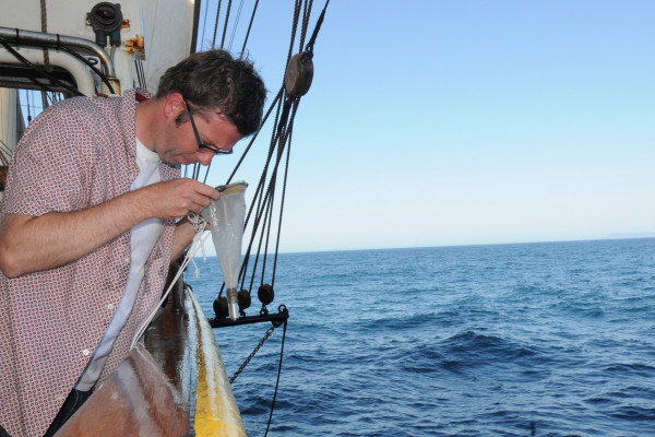 Beagle: In Darwin's wake | Plankton fishing